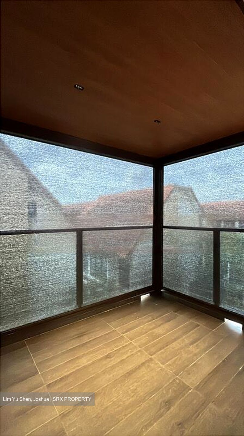 Holland Link (D10), Terrace #453848181